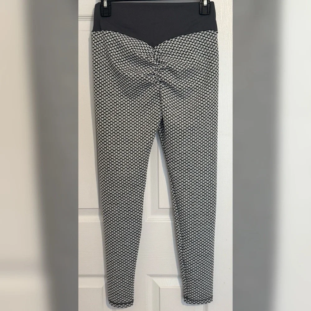 TikTok Leggings - Picture 1 of 3